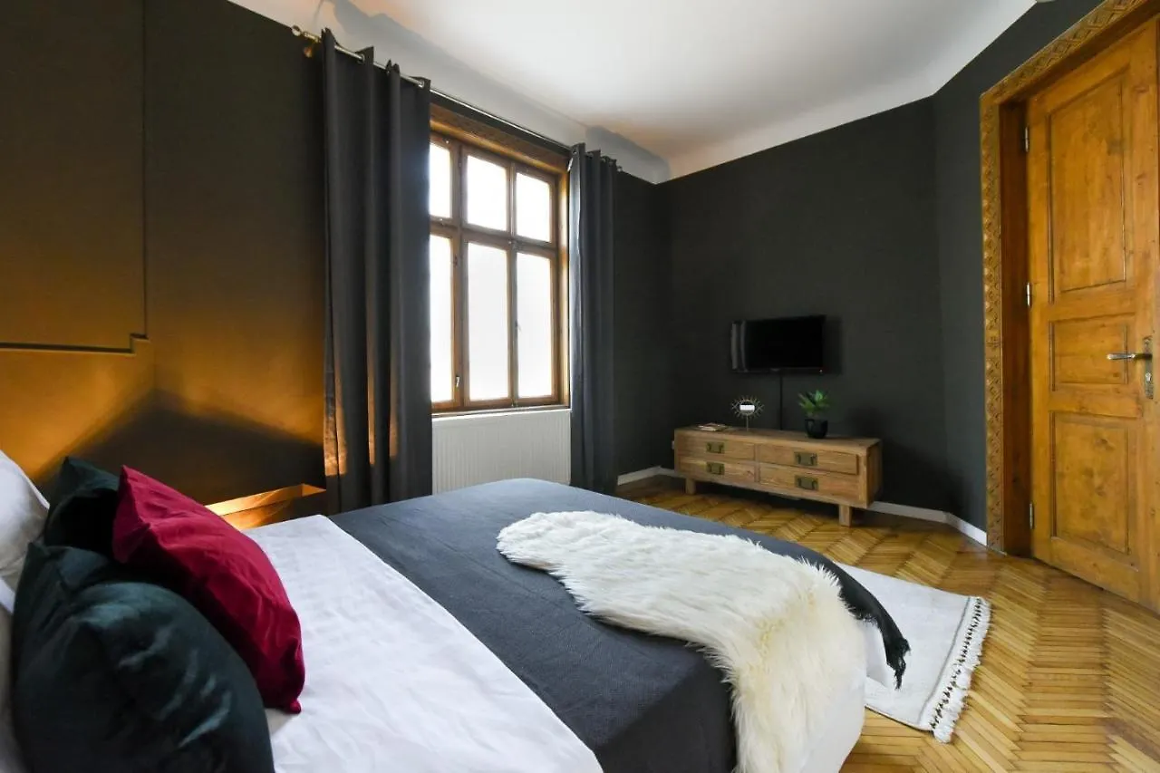 The Brancovanian Apartment - Cismigiu Park Bükreş