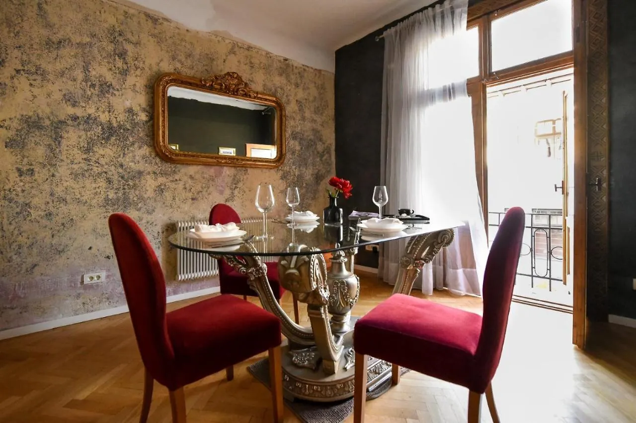 The Brancovanian Apartment - Cismigiu Park Bükreş