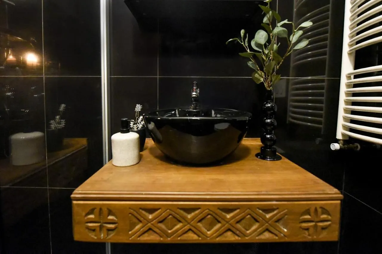 The Brancovanian Apartment - Cismigiu Park Bucharest
